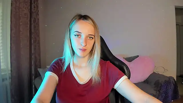 Snapshot of RouseReed chatting on October 8, 2025, 12:07 pm RouseReed online show from October 8, 2025, 12:07 pm