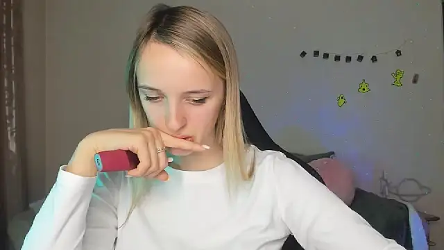 Snapshot of RouseReed chatting on November 6, 2025, 1:26 pm RouseReed online show from November 6, 2025, 1:26 pm