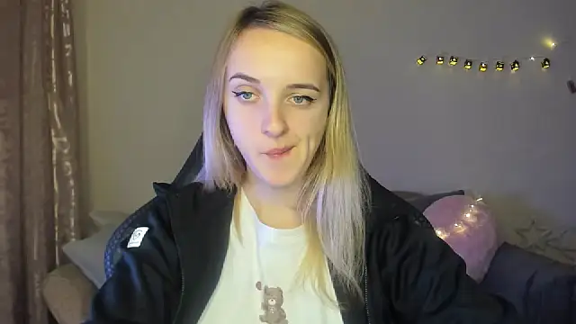 Snapshot of RouseReed chatting on October 24, 2025, 10:47 am RouseReed online show from October 24, 2025, 10:47 am