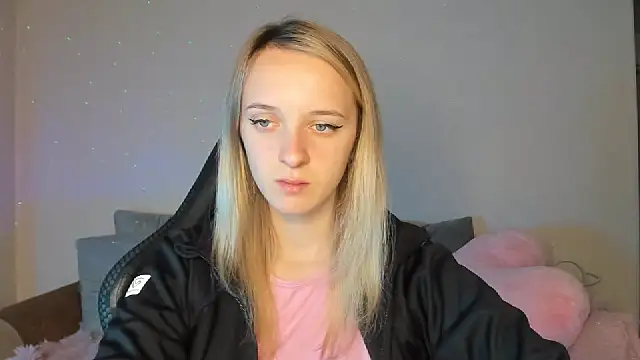 Snapshot of RouseReed chatting on October 5, 2025, 6:26 am RouseReed online show from October 5, 2025, 6:26 am