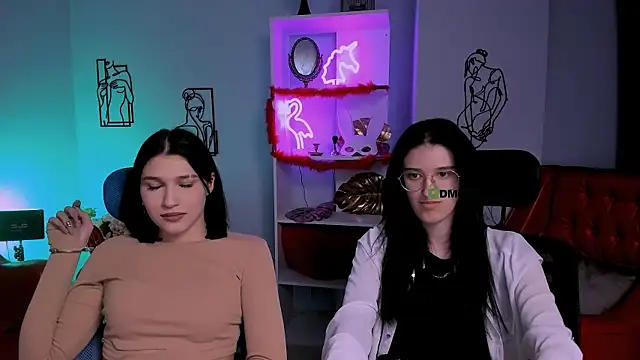 Snapshot of scarlet_mooore chatting on March 4, 2025, 3:00 am scarlet mooore online show from March 4, 2025, 3:00 am