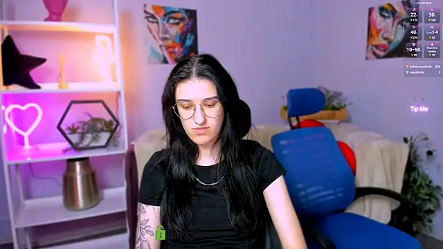 Snapshot of scarlet_mooore chatting on March 17, 2025, 11:35 pm scarlet mooore online show from March 17, 2025, 11:35 pm