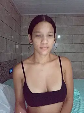 Snapshot of By_Aninha chatting on February 9, 2026, 10:13 am By Aninha online show from February 9, 2026, 10:13 am