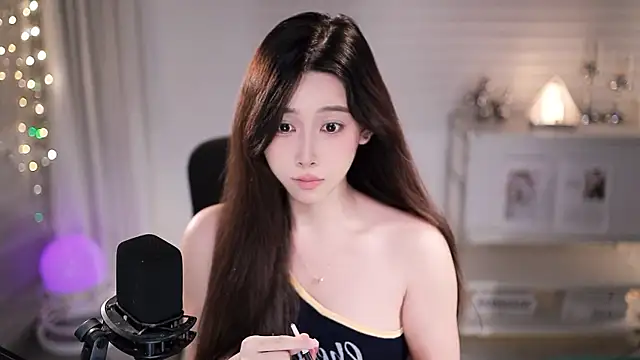 SleepArtist online show from May 17, 2026, 3:23 pm