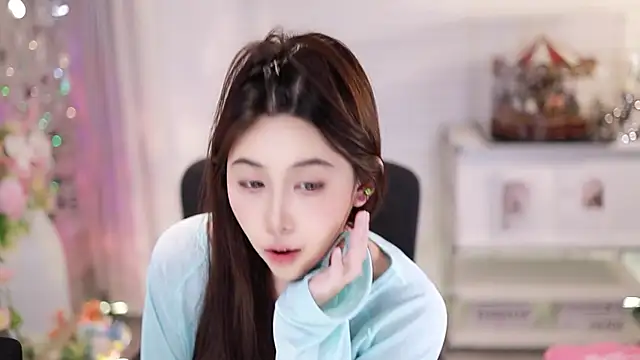 Snapshot of SleepArtist chatting on March 23, 2026, 5:29 am SleepArtist online show from March 23, 2026, 5:29 am