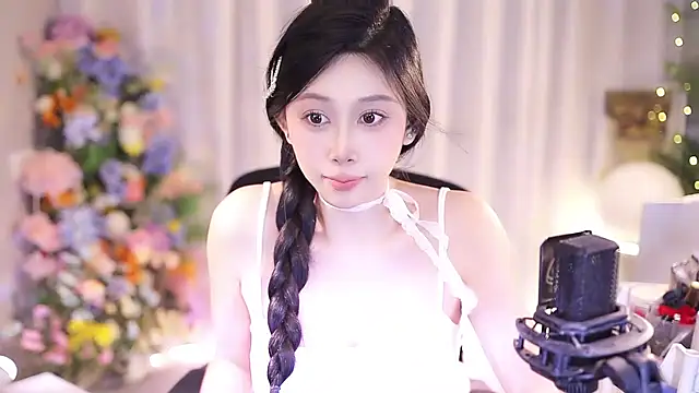 Snapshot of SleepArtist chatting on March 13, 2025, 9:37 pm SleepArtist online show from March 13, 2025, 9:37 pm