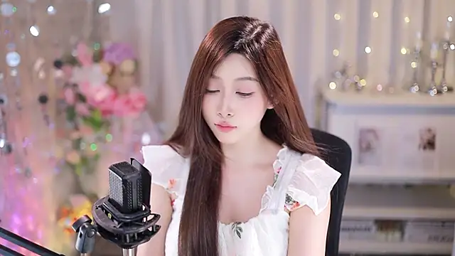 Snapshot of SleepArtist chatting on October 10, 2025, 11:11 am SleepArtist online show from October 10, 2025, 11:11 am