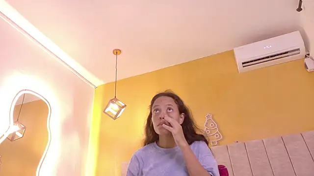 Snapshot of lexyfyre chatting on February 4, 2026, 12:33 pm lexyfyre online show from February 4, 2026, 12:33 pm