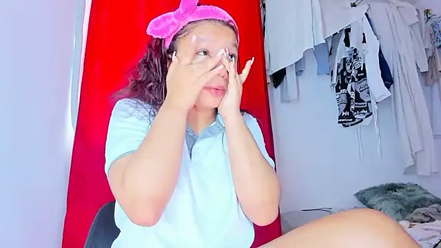 Snapshot of Emily_Coper18 chatting on November 29, 2025, 1:33 pm Emily Coper18 online show from November 29, 2025, 1:33 pm