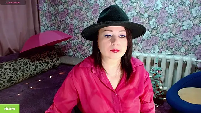 Julia-ru online show from November 28, 2025, 9:37 pm