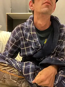 Snapshot of joeiandola chatting on December 5, 2025, 4:05 pm joeiandola online show from December 5, 2025, 4:05 pm