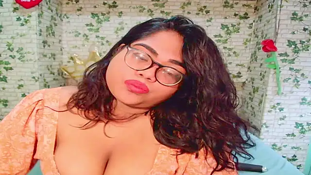 Indian Lola00 online show from September 28, 2025, 6:31 am
