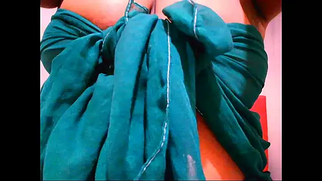 Indian Lola00 online show from September 17, 2025, 5:48 pm