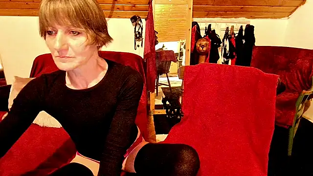 Hot Colettte online show from April 14, 2026, 5:12 am