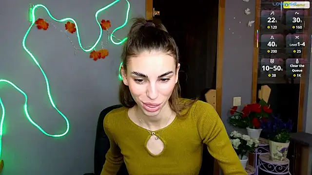 Snapshot of EmmyGreans chatting on November 10, 2025, 7:13 am EmmyGreans online show from November 10, 2025, 7:13 am