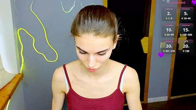 Snapshot of EmmyGreans chatting on February 5, 2025, 12:27 pm EmmyGreans online show from February 5, 2025, 12:27 pm