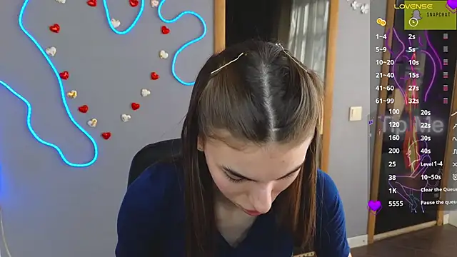 Snapshot of EmmyGreans chatting on March 21, 2025, 6:27 am EmmyGreans online show from March 21, 2025, 6:27 am