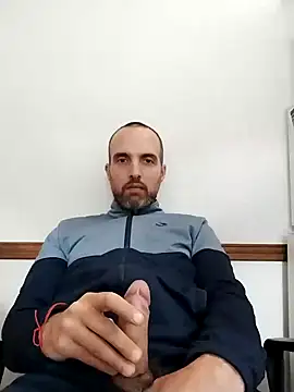 leon3875 online show from December 13, 2024, 3:54 pm