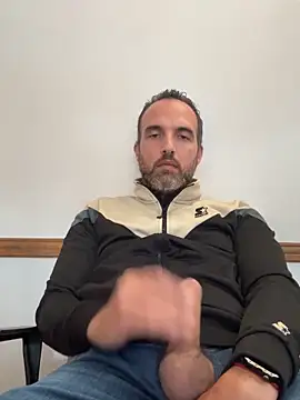 leon3875 online show from February 24, 2026, 3:24 pm