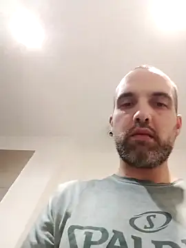 leon3875 online show from December 9, 2024, 2:24 am