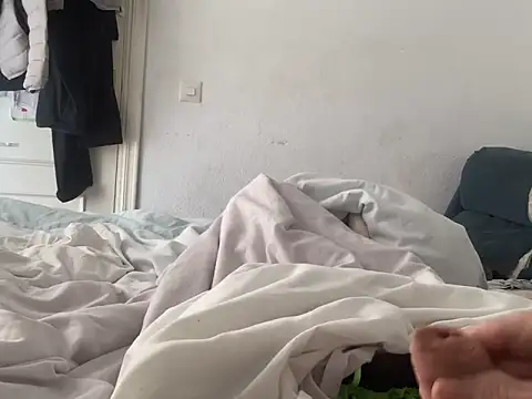 Bossinmidd12 online show from December 14, 2024, 12:01 pm