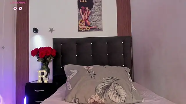 Snapshot of Reina_Love2 chatting on January 8, 2026, 1:44 am Reina Love2 online show from January 8, 2026, 1:44 am