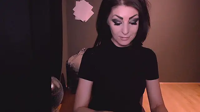 Snapshot of Saintrebella chatting on February 18, 2025, 12:37 am Saintrebella online show from February 18, 2025, 12:37 am