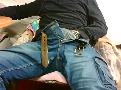 Giulio35 Pika online show from November 12, 2025, 3:49 pm