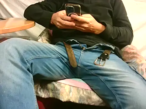 Giulio35 Pika online show from November 4, 2025, 4:11 pm