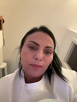 Snapshot of KimKelly13 chatting on April 8, 2026, 6:09 pm KimKelly13 online show from April 8, 2026, 6:09 pm