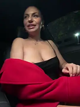 Snapshot of KimKelly13 chatting on March 7, 2026, 2:40 am KimKelly13 online show from March 7, 2026, 2:40 am