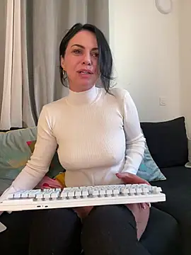 Snapshot of KimKelly13 chatting on January 10, 2026, 9:04 am KimKelly13 online show from January 10, 2026, 9:04 am