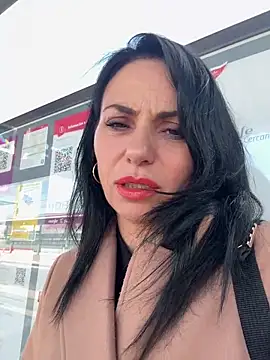 Snapshot of KimKelly13 chatting on December 18, 2025, 11:47 am KimKelly13 online show from December 18, 2025, 11:47 am