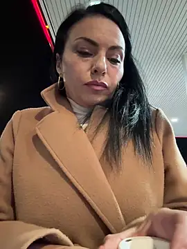 Snapshot of KimKelly13 chatting on March 4, 2026, 3:47 am KimKelly13 online show from March 4, 2026, 3:47 am