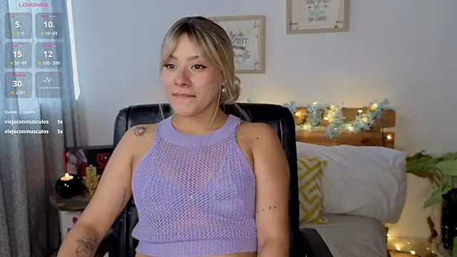 LucyMoanss online show from July 14, 2026, 7:53 pm