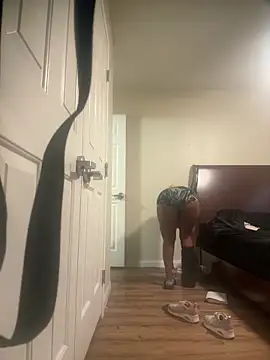 Snapshot of KiDaBrat chatting on October 5, 2025, 8:32 pm KiDaBrat online show from October 5, 2025, 8:32 pm