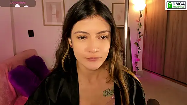 Lilabril online show from November 28, 2025, 2:39 pm