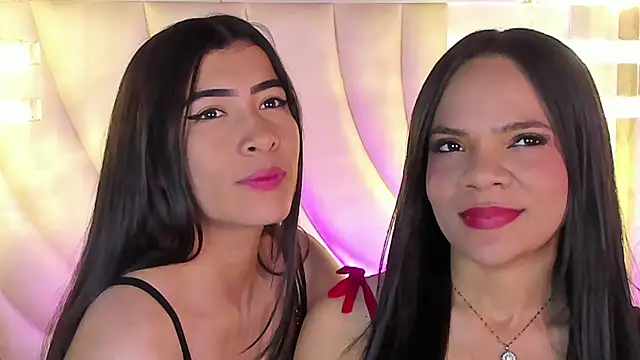 Snapshot of siara_and_zoe chatting on June 27, 2026, 11:00 pm siara and zoe online show from June 27, 2026, 11:00 pm