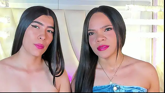 Snapshot of siara_and_zoe chatting on April 10, 2026, 10:28 pm siara and zoe online show from April 10, 2026, 10:28 pm