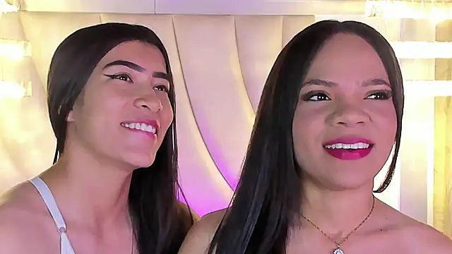 Snapshot of siara_and_zoe chatting on July 18, 2026, 10:51 pm siara and zoe online show from July 18, 2026, 10:51 pm