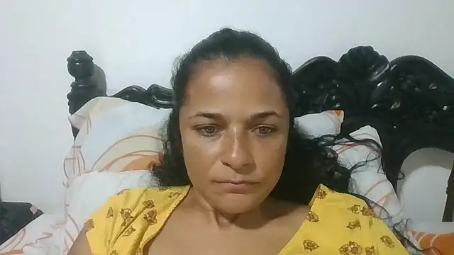 Snapshot of GiveLove1 chatting on October 31, 2025, 1:08 pm GiveLove1 online show from October 31, 2025, 1:08 pm