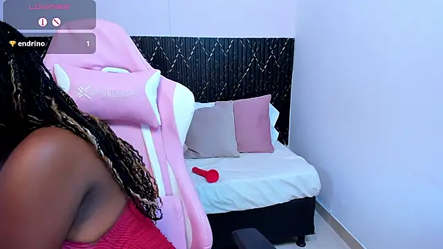 Snapshot of chanel_brunette chatting on March 18, 2025, 9:10 pm chanel brunette online show from March 18, 2025, 9:10 pm