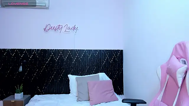 Snapshot of chanel_brunette chatting on March 21, 2025, 11:56 pm chanel brunette online show from March 21, 2025, 11:56 pm