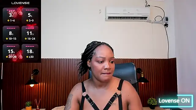 Snapshot of chanel_brunette chatting on November 16, 2025, 6:45 pm chanel brunette online show from November 16, 2025, 6:45 pm