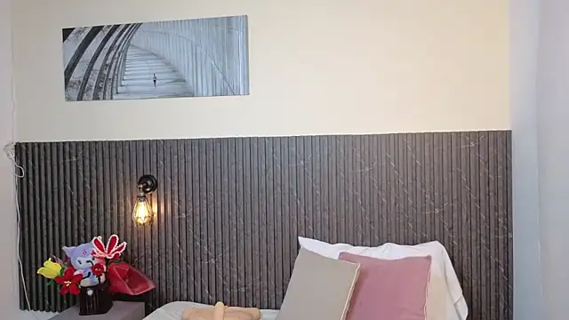 chanel brunette online show from March 9, 2026, 6:00 pm