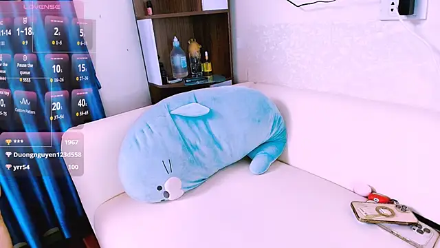 Snapshot of Lee_Mi chatting on November 17, 2025, 7:18 pm Lee Mi online show from November 17, 2025, 7:18 pm