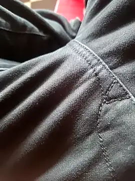 Snapshot of HeftyTheory7 chatting on October 28, 2025, 8:24 am HeftyTheory7 online show from October 28, 2025, 8:24 am