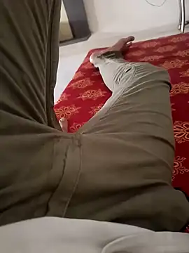 Snapshot of HeftyTheory7 chatting on November 10, 2025, 10:53 am HeftyTheory7 online show from November 10, 2025, 10:53 am