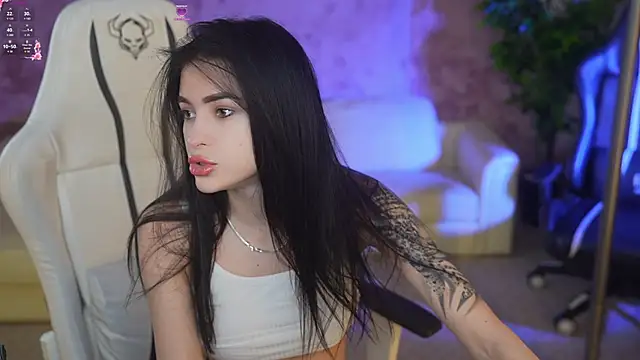 Tina Breeze online show from March 18, 2025, 7:55 am