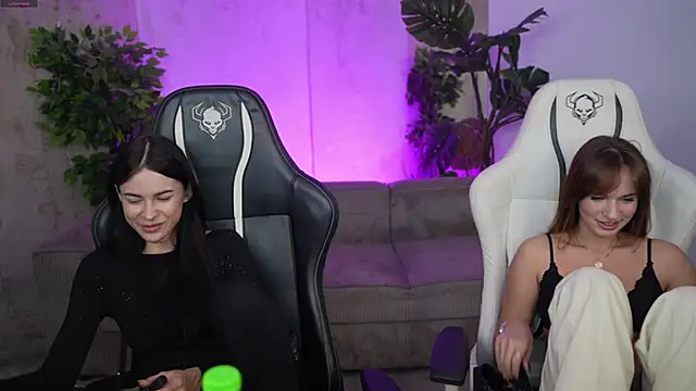 Tina Breeze online show from October 9, 2025, 7:20 am